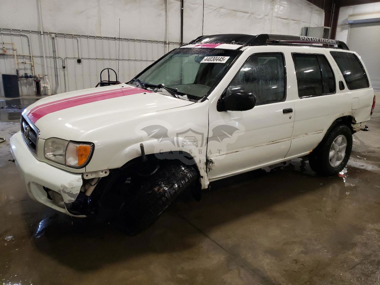 Nissan Pathfinder LE 3.5L  6 2002