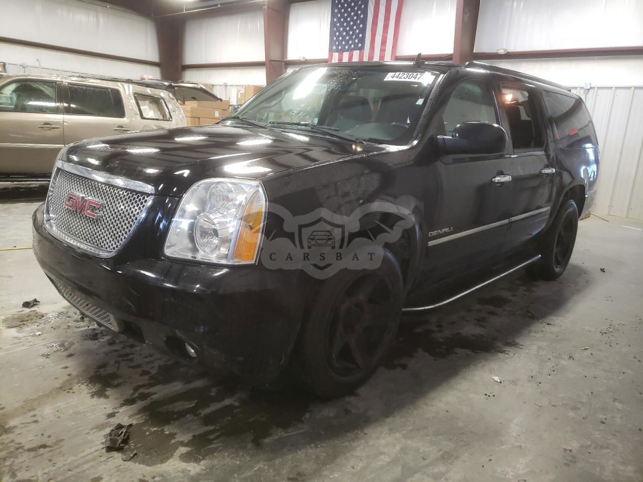 GMC Yukon DENALI 6.2L  8 2013