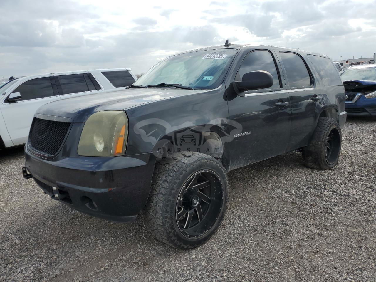 GMC Yukon DENALI 6.2L  8 2012