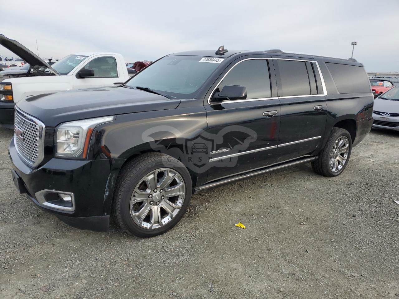 GMC Yukon DENALI 6.2L  8 2015