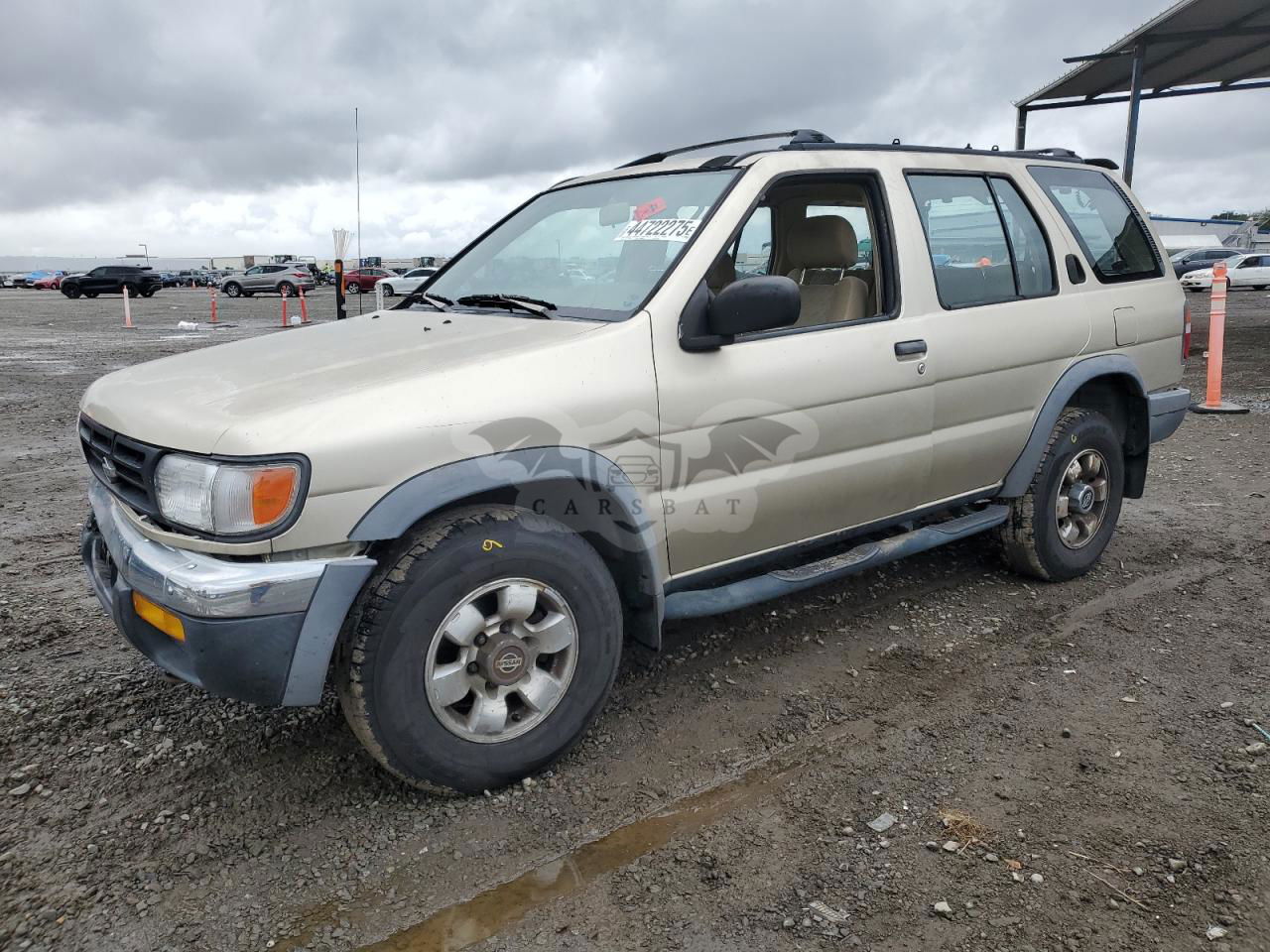 Nissan Pathfinder XE 3.3L  6 1999