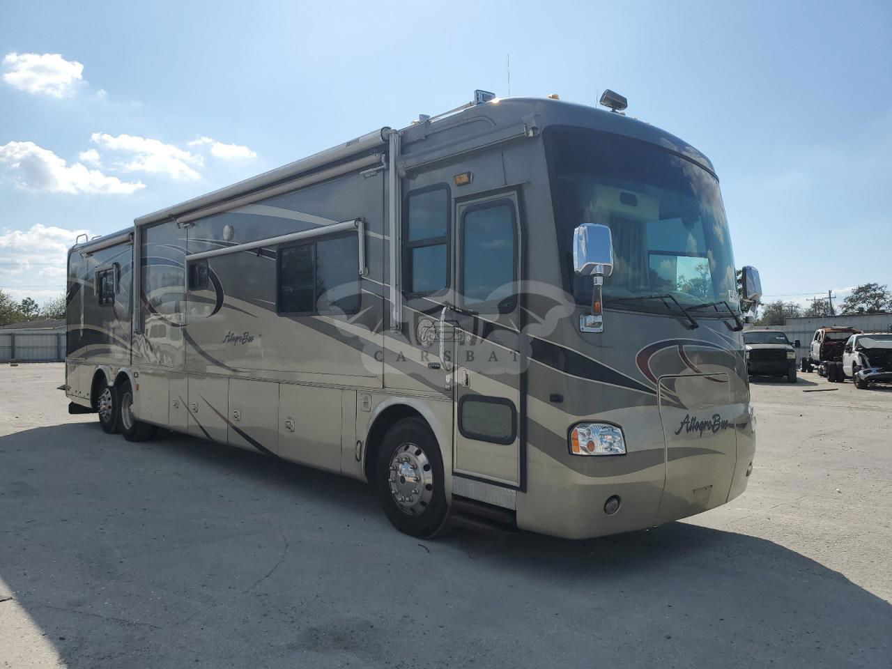Freightliner X-line X LINE MOTOR HOME 8.9L  6 2006