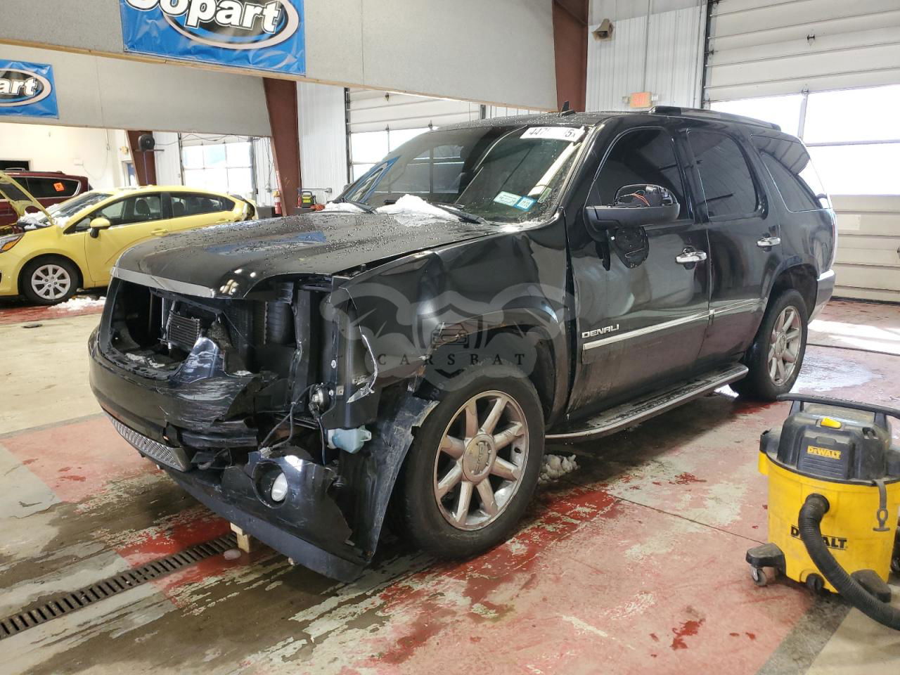 GMC Yukon DENALI 6.2L  8 2010