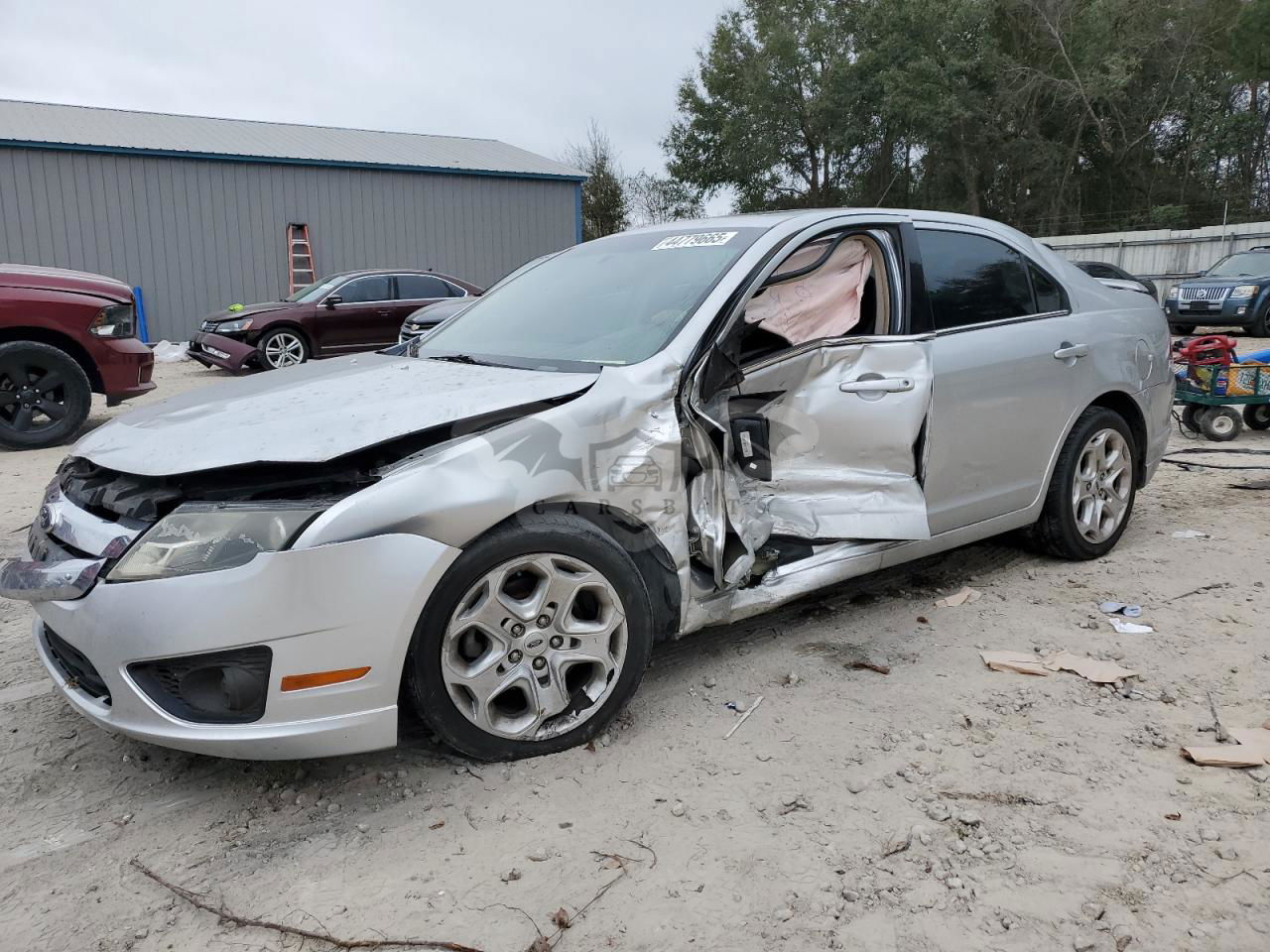 Ford Fusion SE 2.5L  4 2011