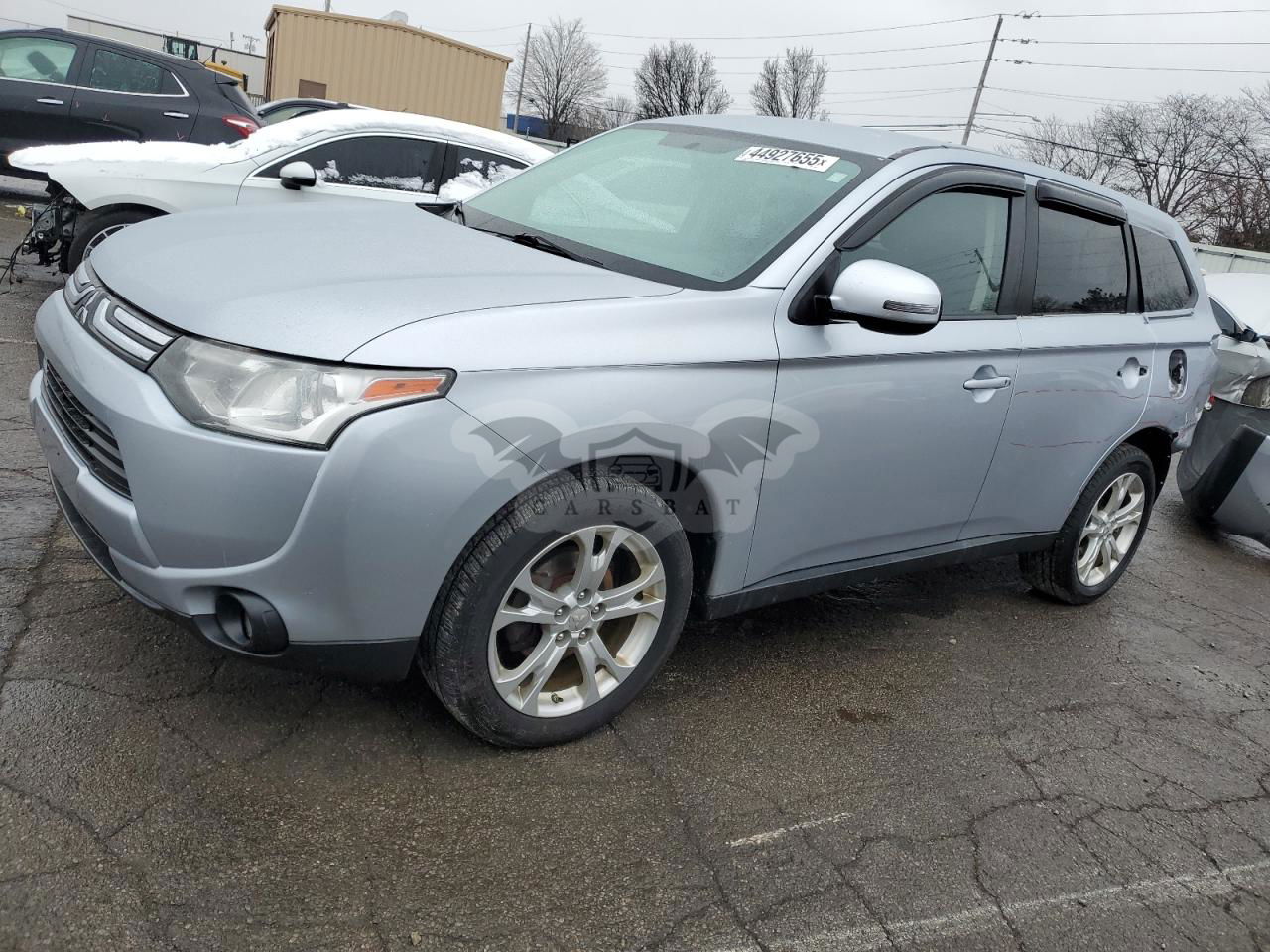 Mitsubishi Outlander SE 2.4L  4 2014