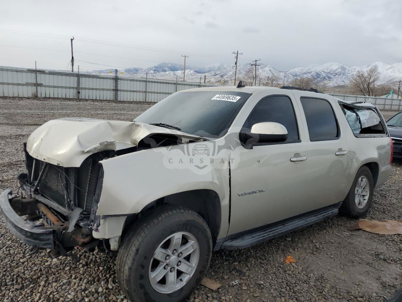 GMC Yukon K1500 SLT 5.3L  8 2013