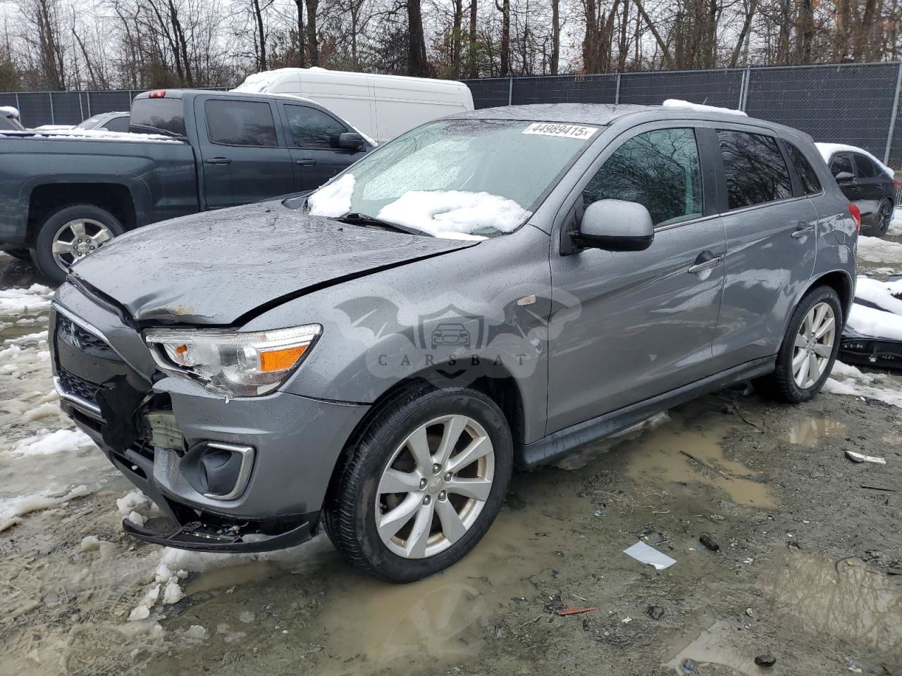 Mitsubishi Outlander SE 2.0L  4 2013