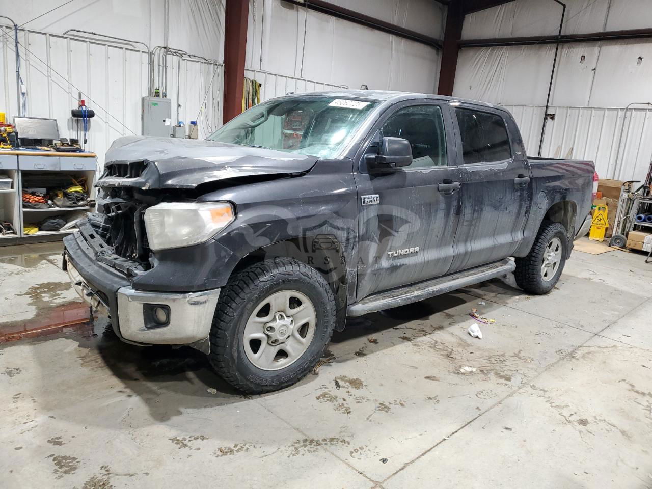 Toyota Tundra CREWMAX SR5 5.7L  8 2015