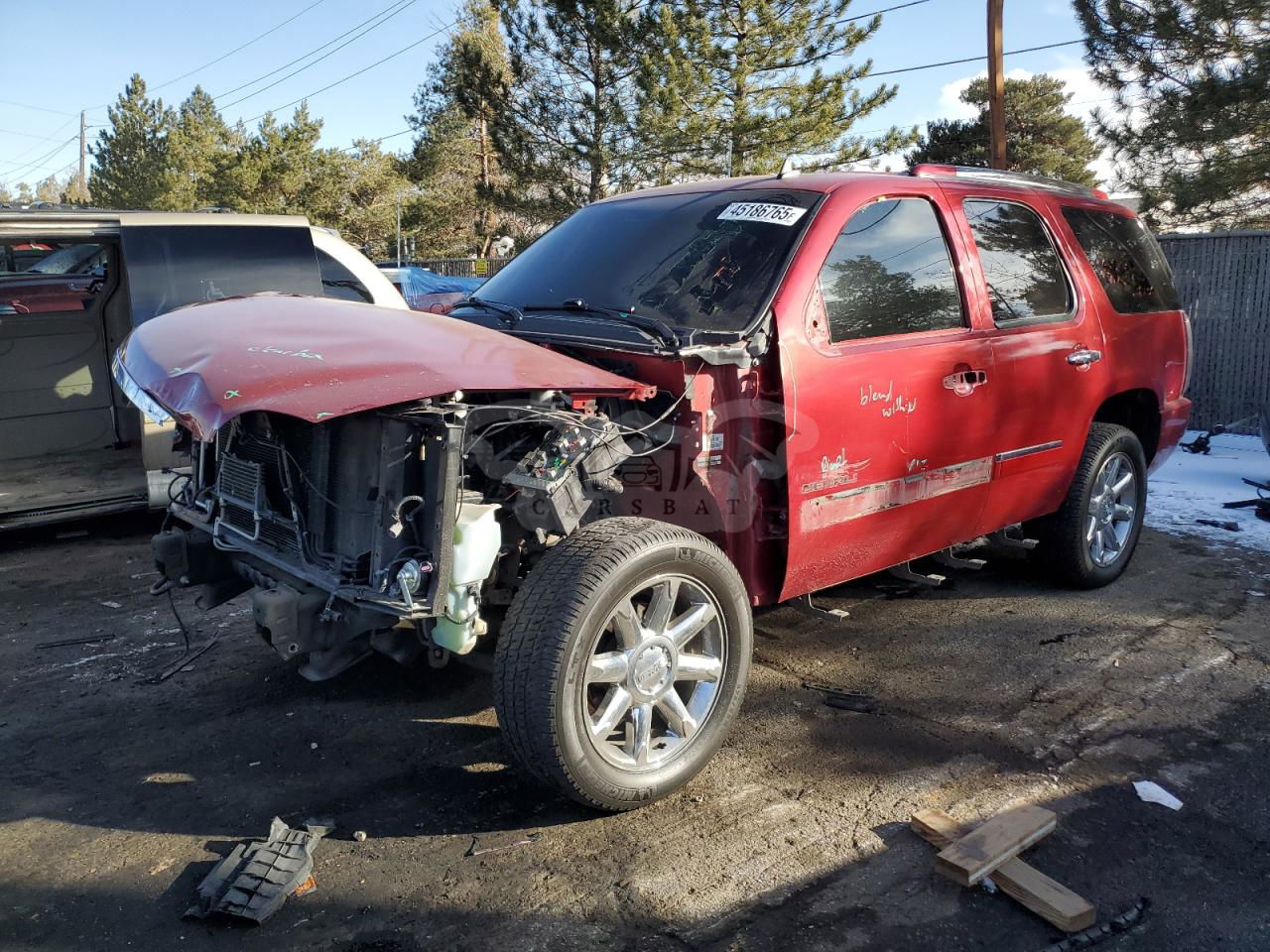 GMC Yukon DENALI 6.2L  8 2013