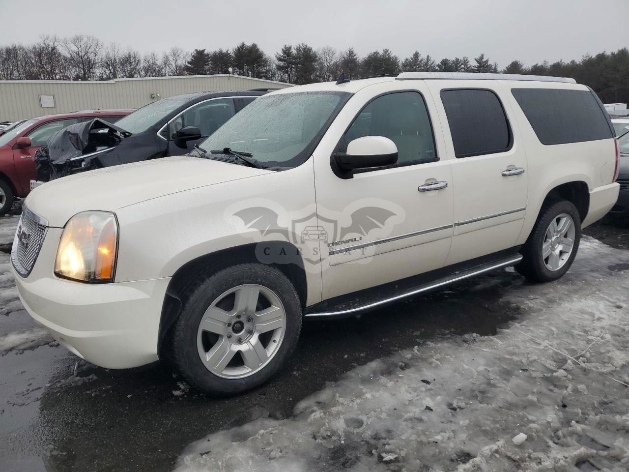GMC Yukon DENALI 6.2L  8 2013