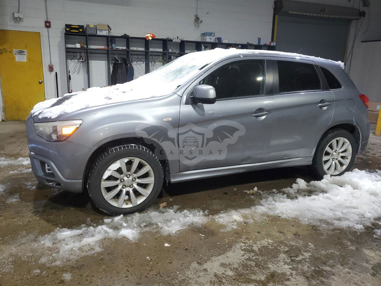 Mitsubishi Outlander SE 2.0L  4 2011