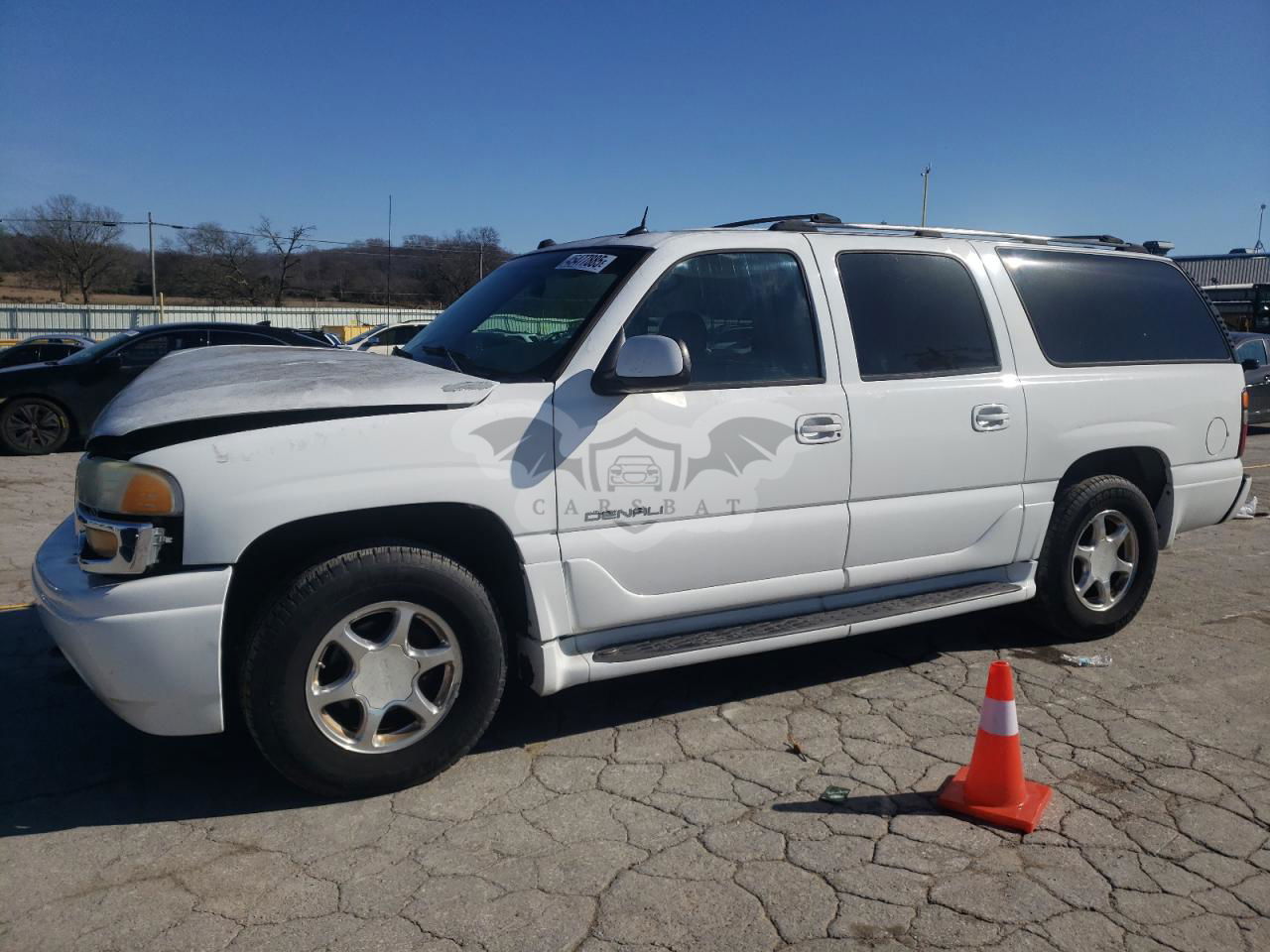 GMC Yukon DENALI 6.0L  8 2005