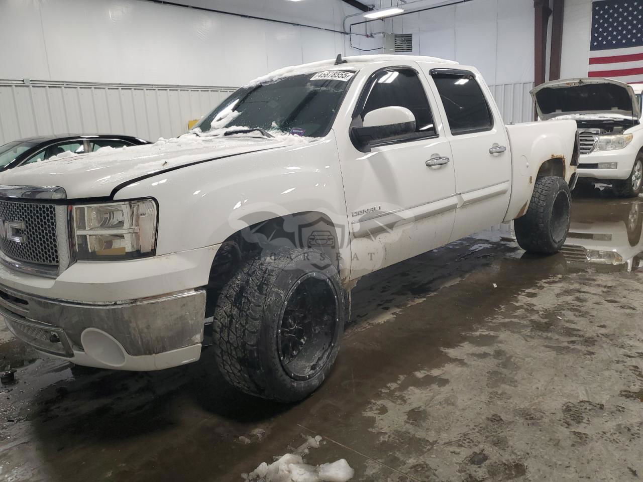 GMC Sierra K1500 DENALI 6.2L  8 2011