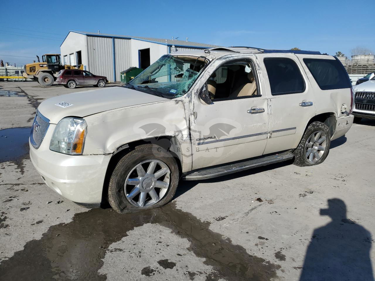 GMC Yukon DENALI 6.2L  8 2013