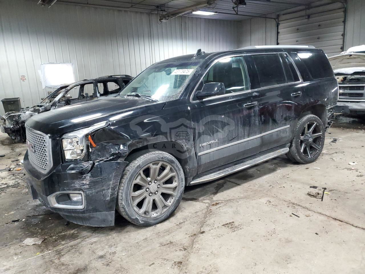 GMC Yukon DENALI 6.2L  8 2015