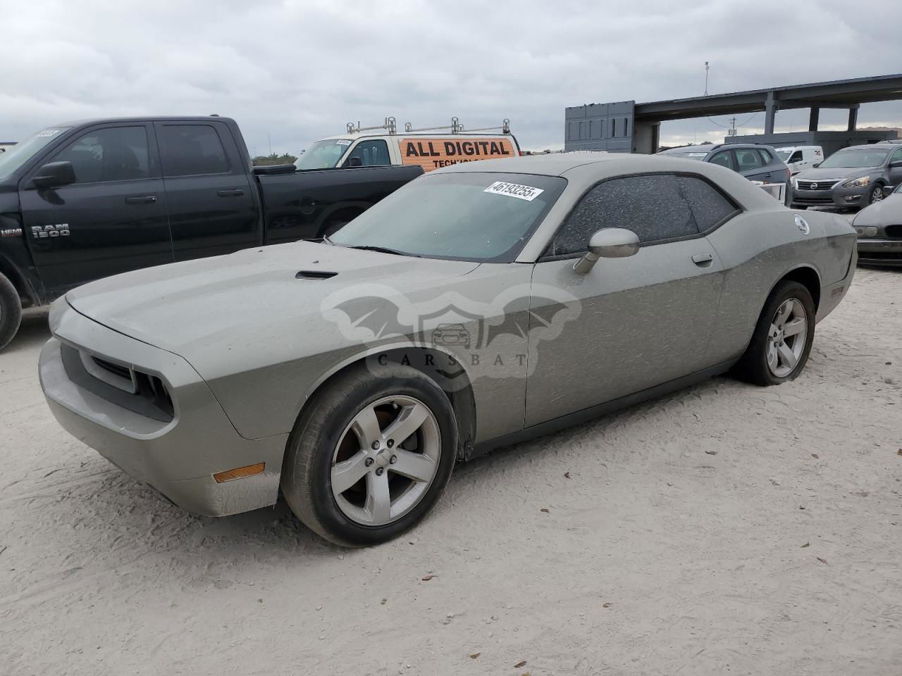 Dodge Challenger 3.6L  6 2011