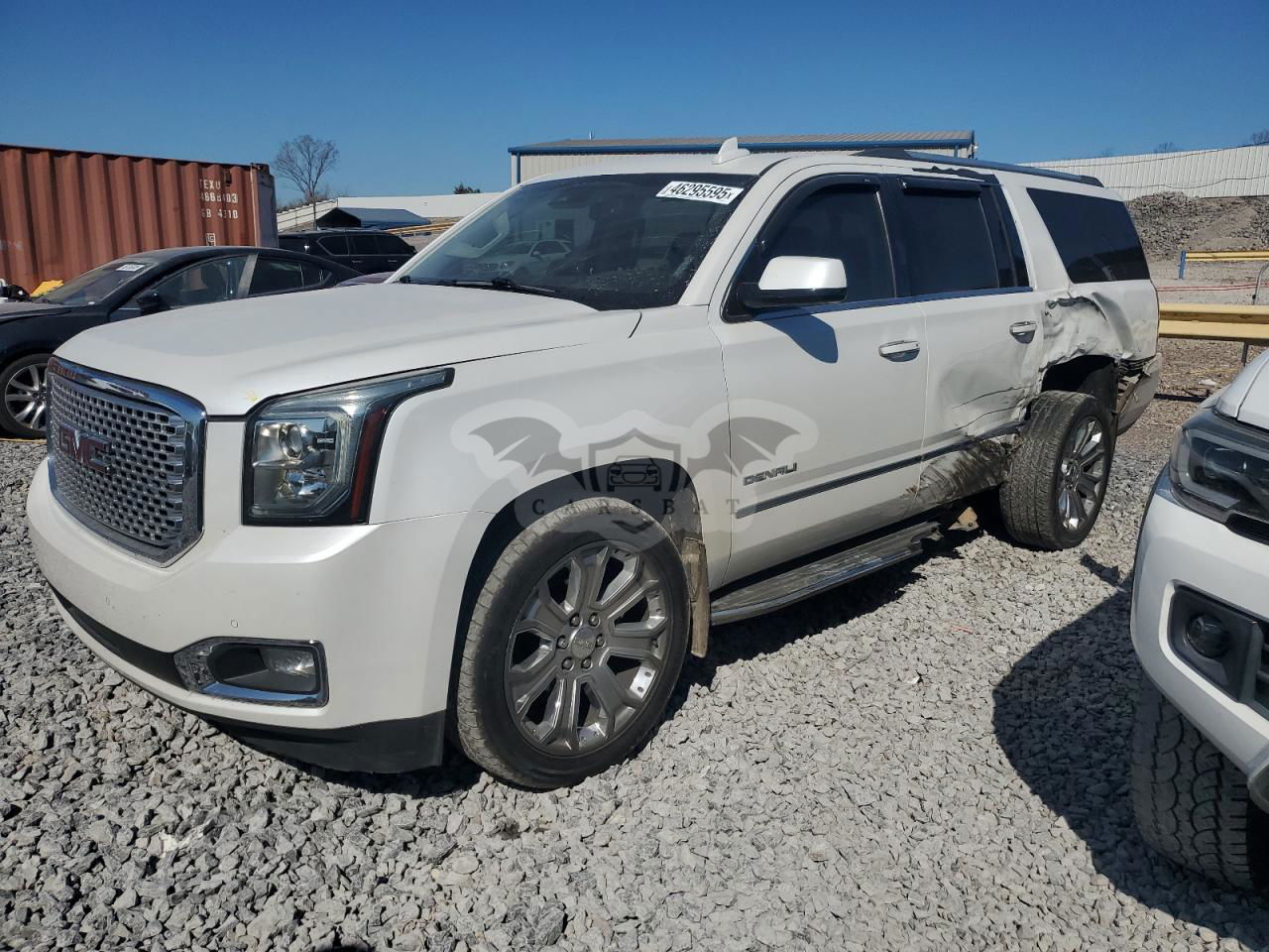 GMC Yukon DENALI 6.2L  8 2016