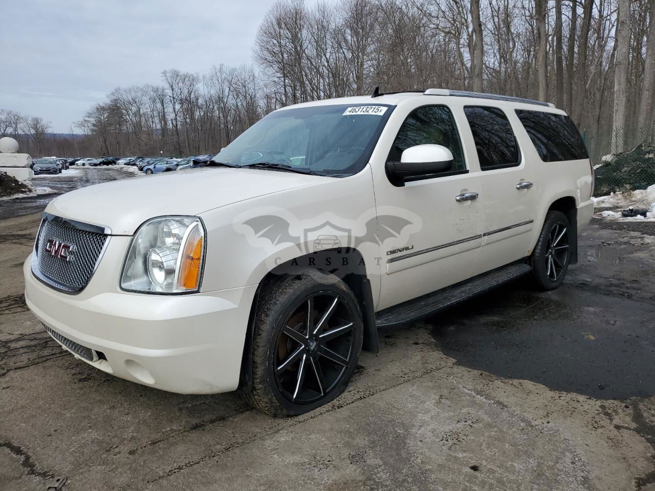 GMC Yukon DENALI 6.2L  8 2013