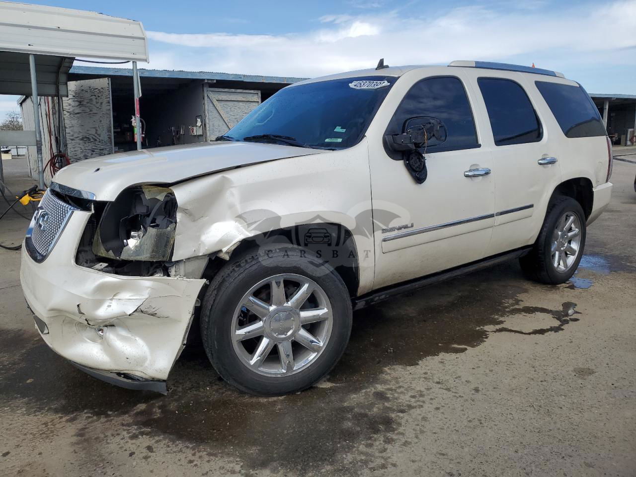 GMC Yukon DENALI 6.2L  8 2012
