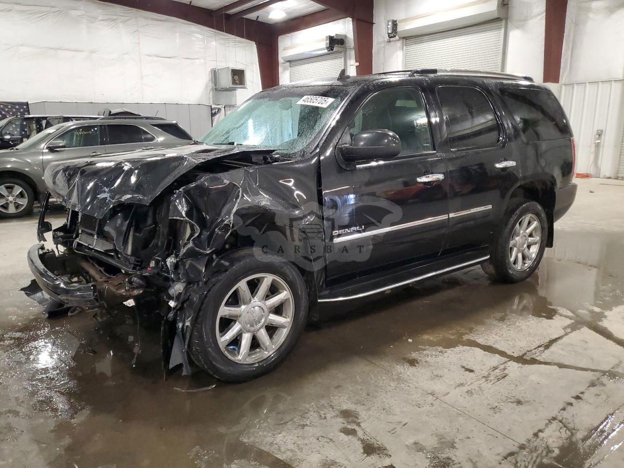 GMC Yukon DENALI 6.2L  8 2013