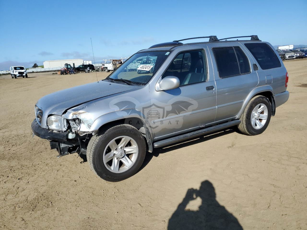 Nissan Pathfinder LE 3.5L  6 2002