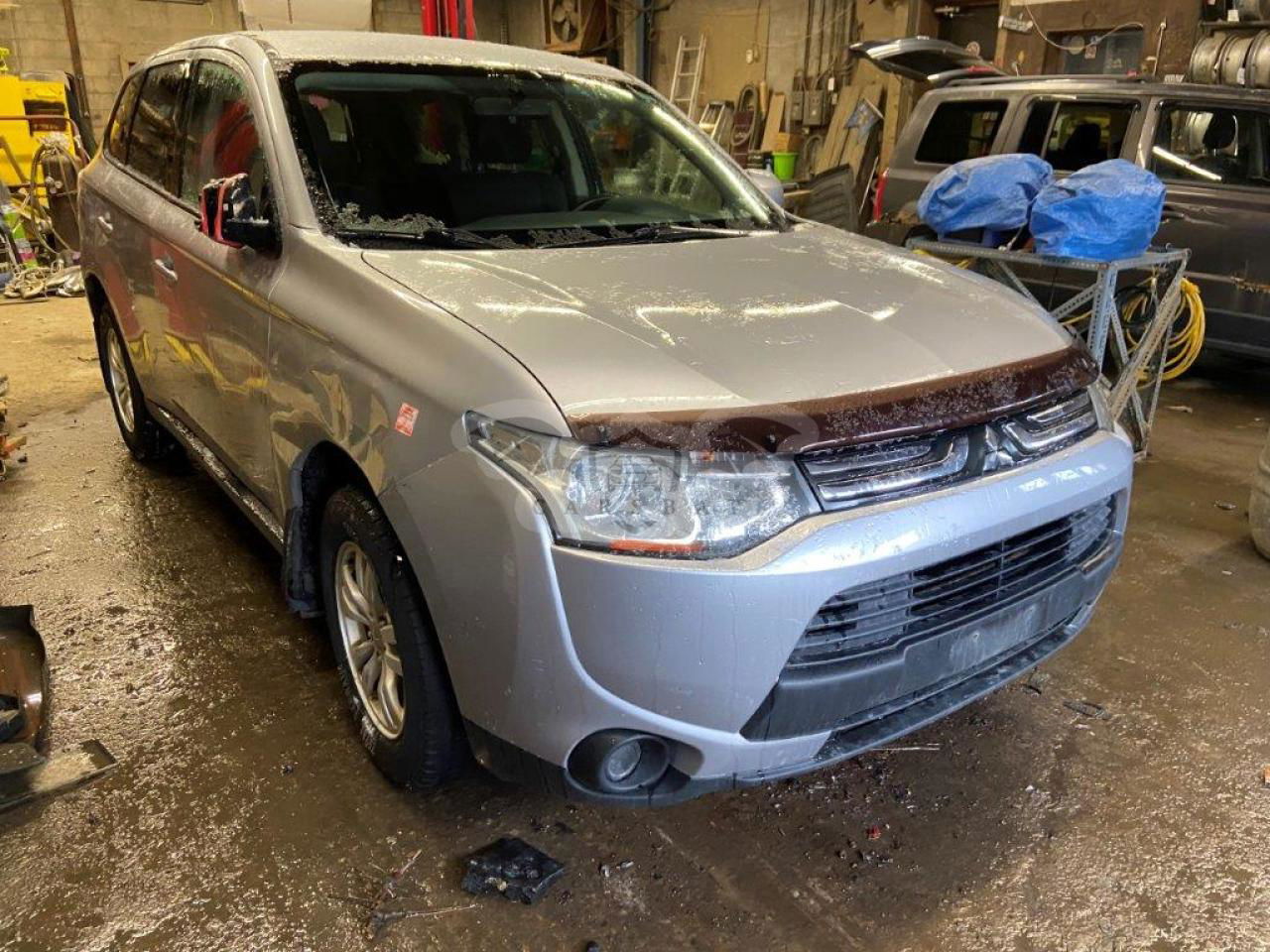 Mitsubishi Outlander ES 2.4L  4 2014
