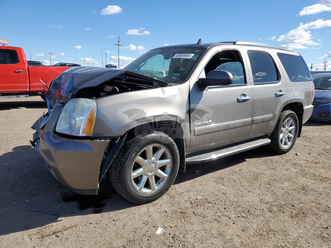 GMC Yukon DENALI 6.2L  8 2013