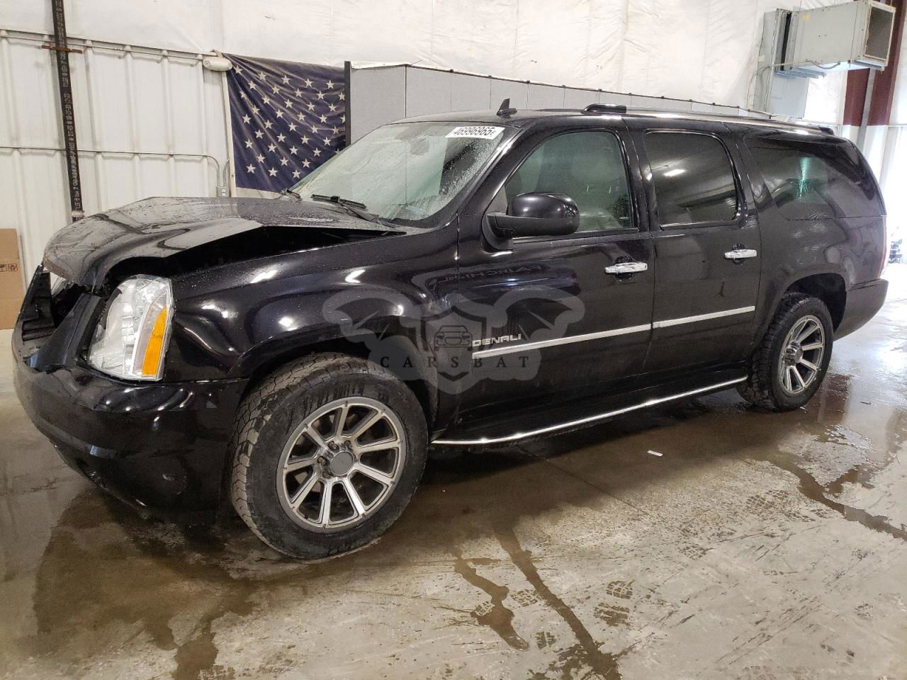 GMC Yukon DENALI 6.2L  8 2013