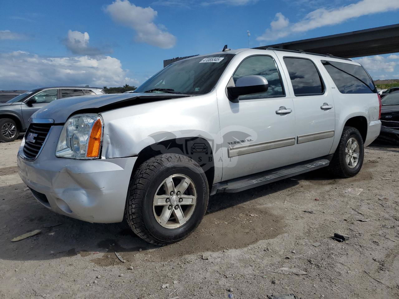 GMC Yukon K1500 SLT 5.3L  8 2013