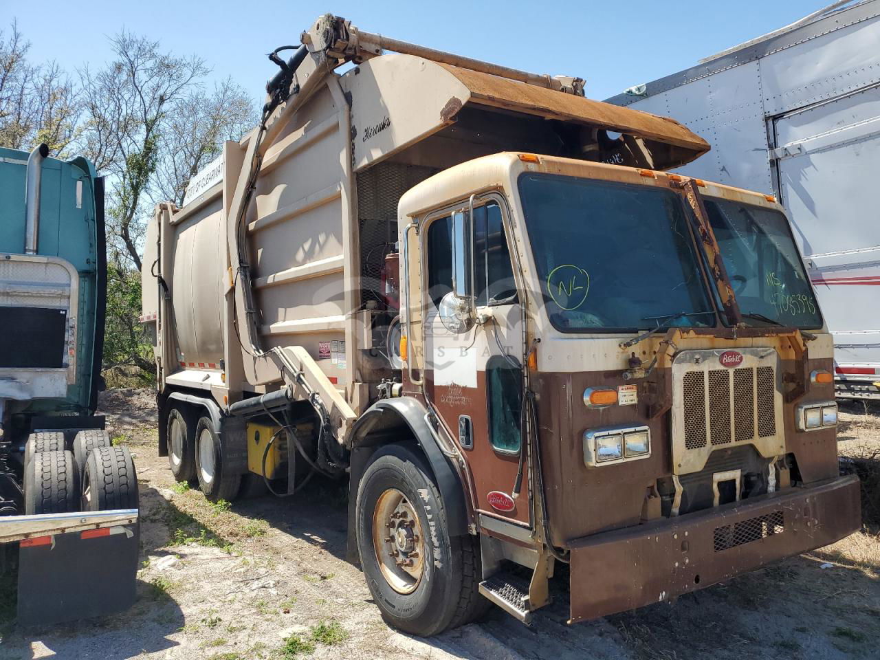 Peterbilt 320/325 11.9L  6 2014