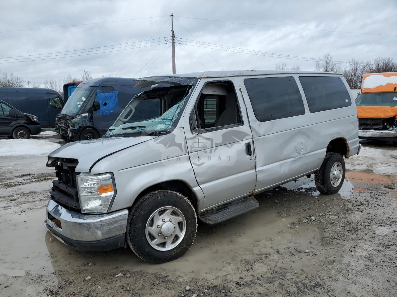Ford Econoline E350 SUPER DUTY WAGON 5.4L  8 2010