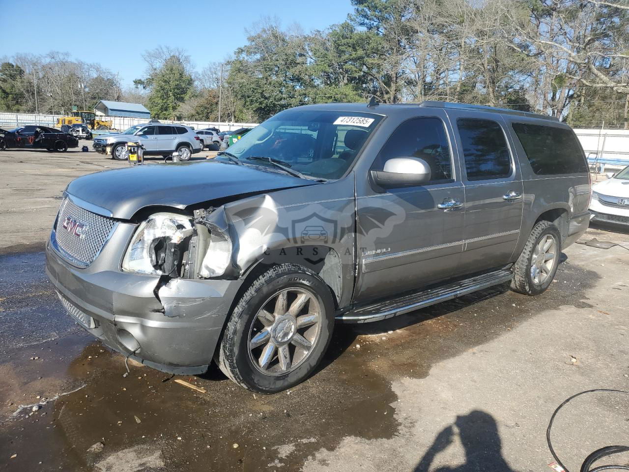 GMC Yukon DENALI 6.2L  8 2012