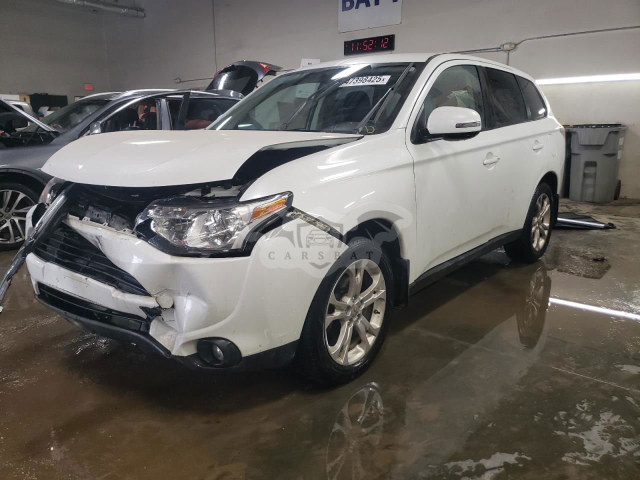 Mitsubishi Outlander SE 2.4L  4 2014