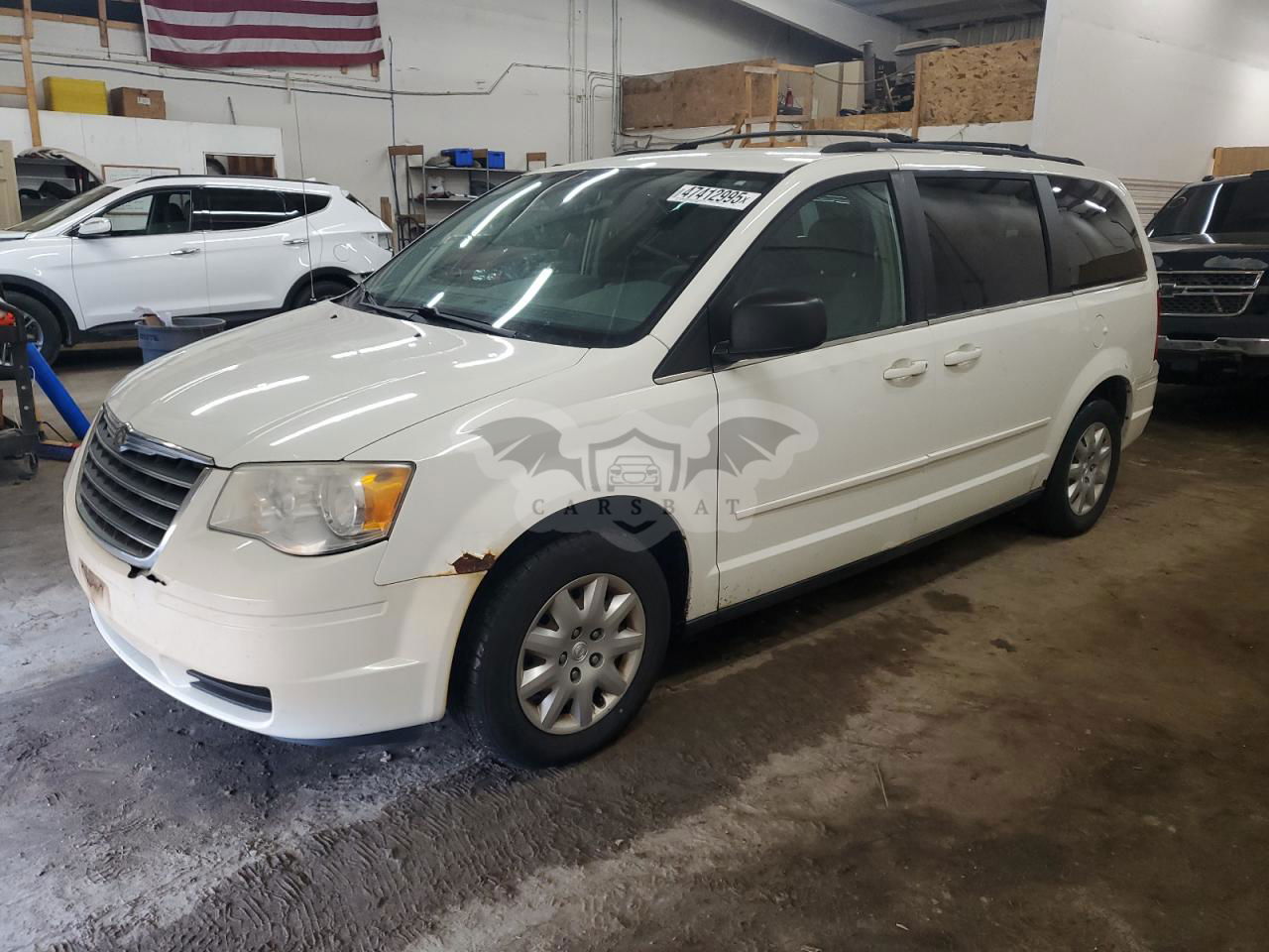 Chrysler Town & Country LX 3.3L  6 2010