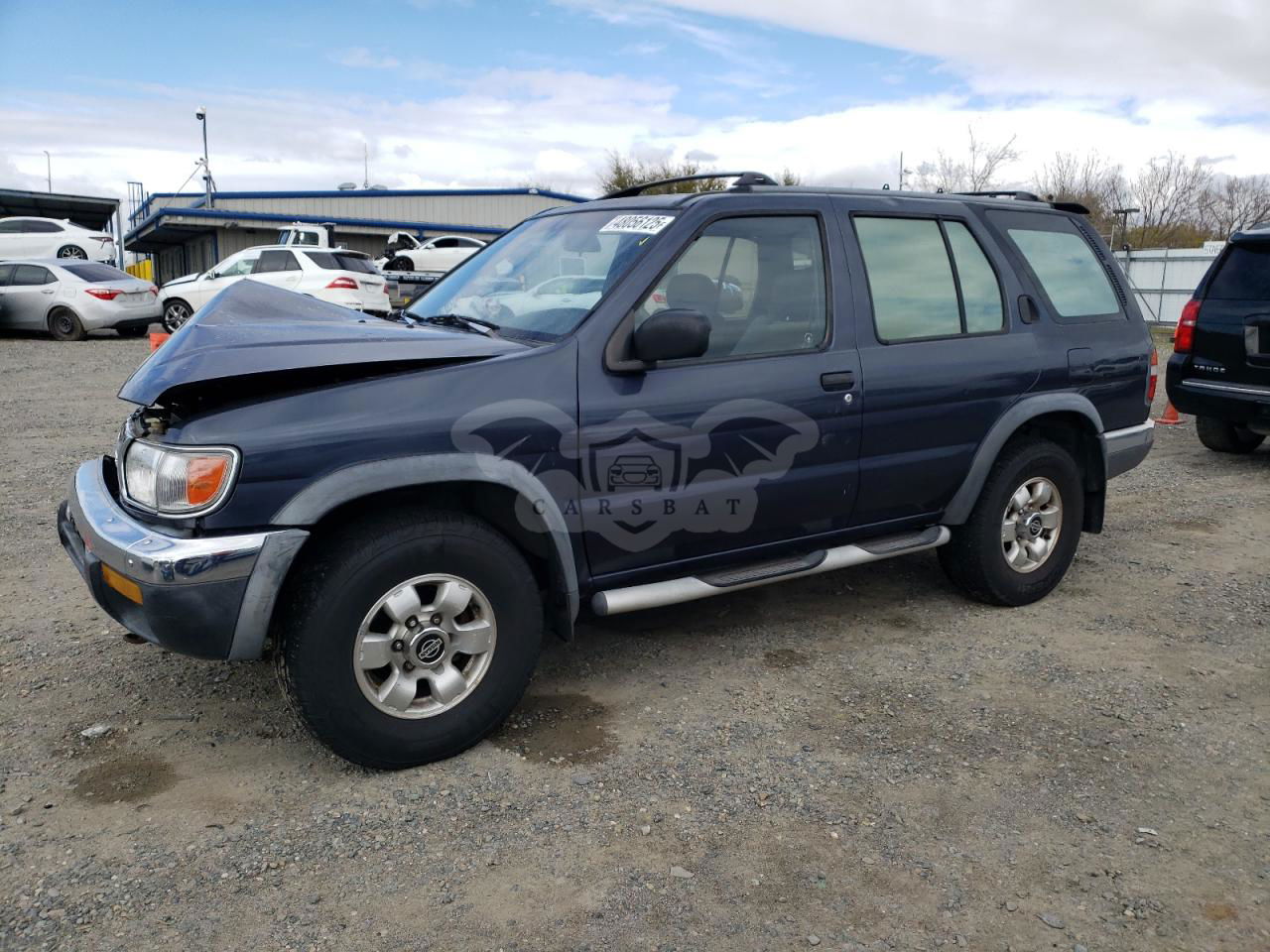 Nissan Pathfinder LE 3.3L  6 1999