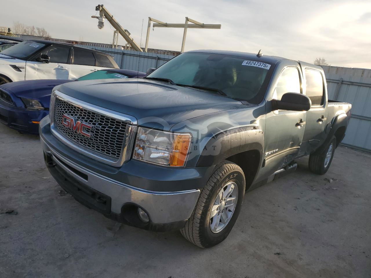 GMC Sierra K1500 SLE 5.3L  8 2011