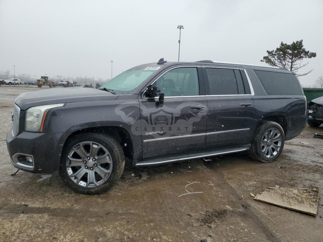 GMC Yukon DENALI 6.2L  8 2016