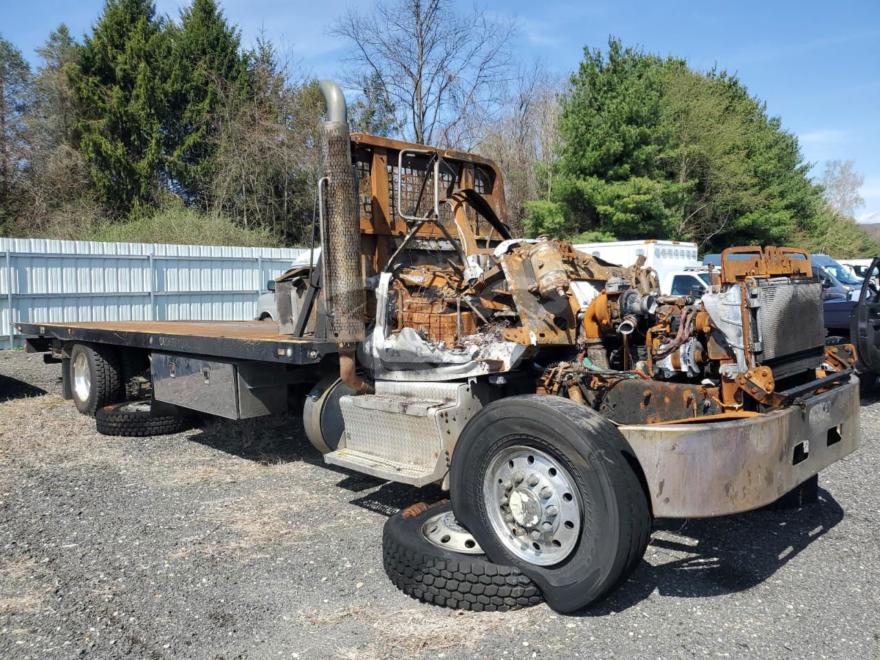 Peterbilt 330/337/348 8.9L  6 2015