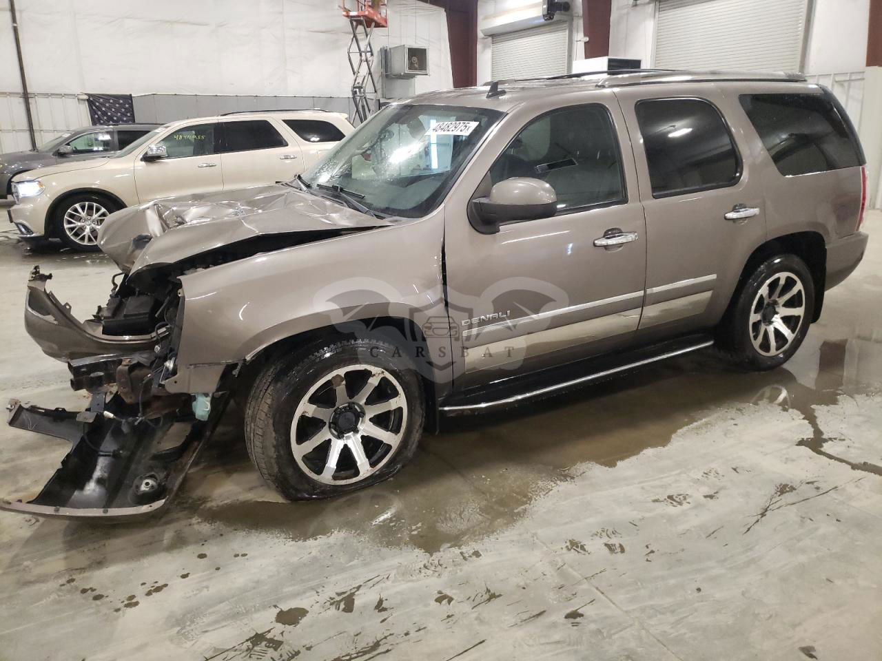 GMC Yukon DENALI 6.2L  8 2012