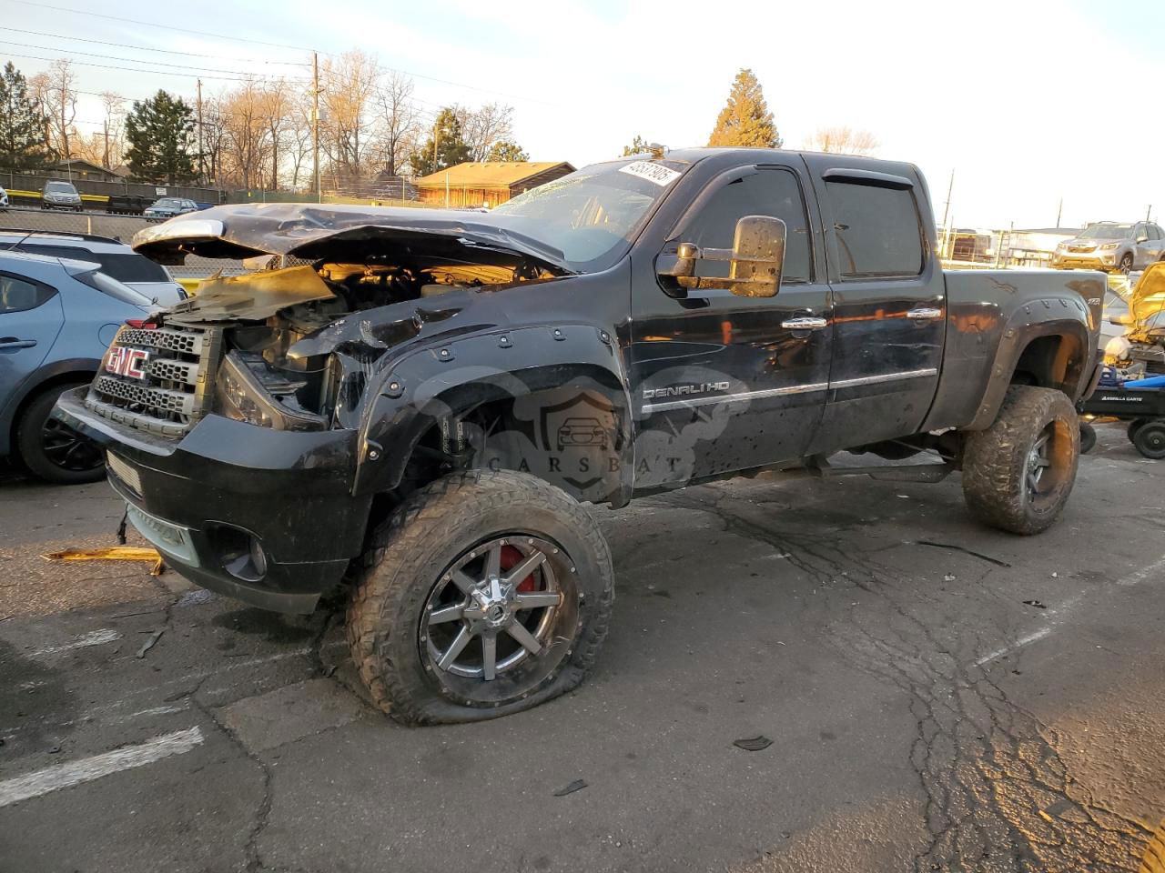 GMC Sierra K2500 DENALI 6.6L  8 2011