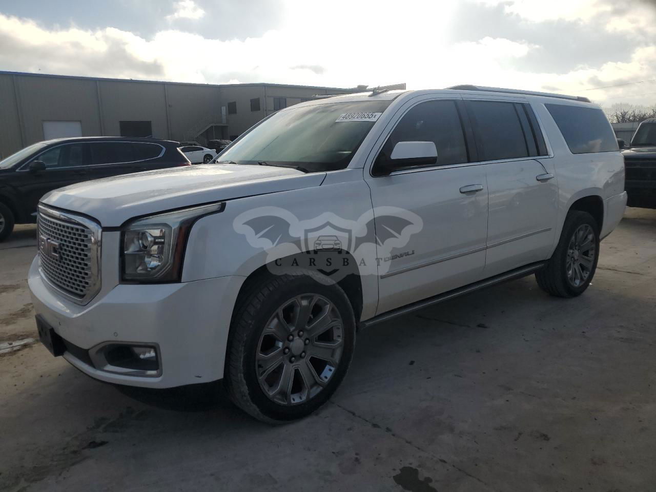 GMC Yukon DENALI 6.2L  8 2016