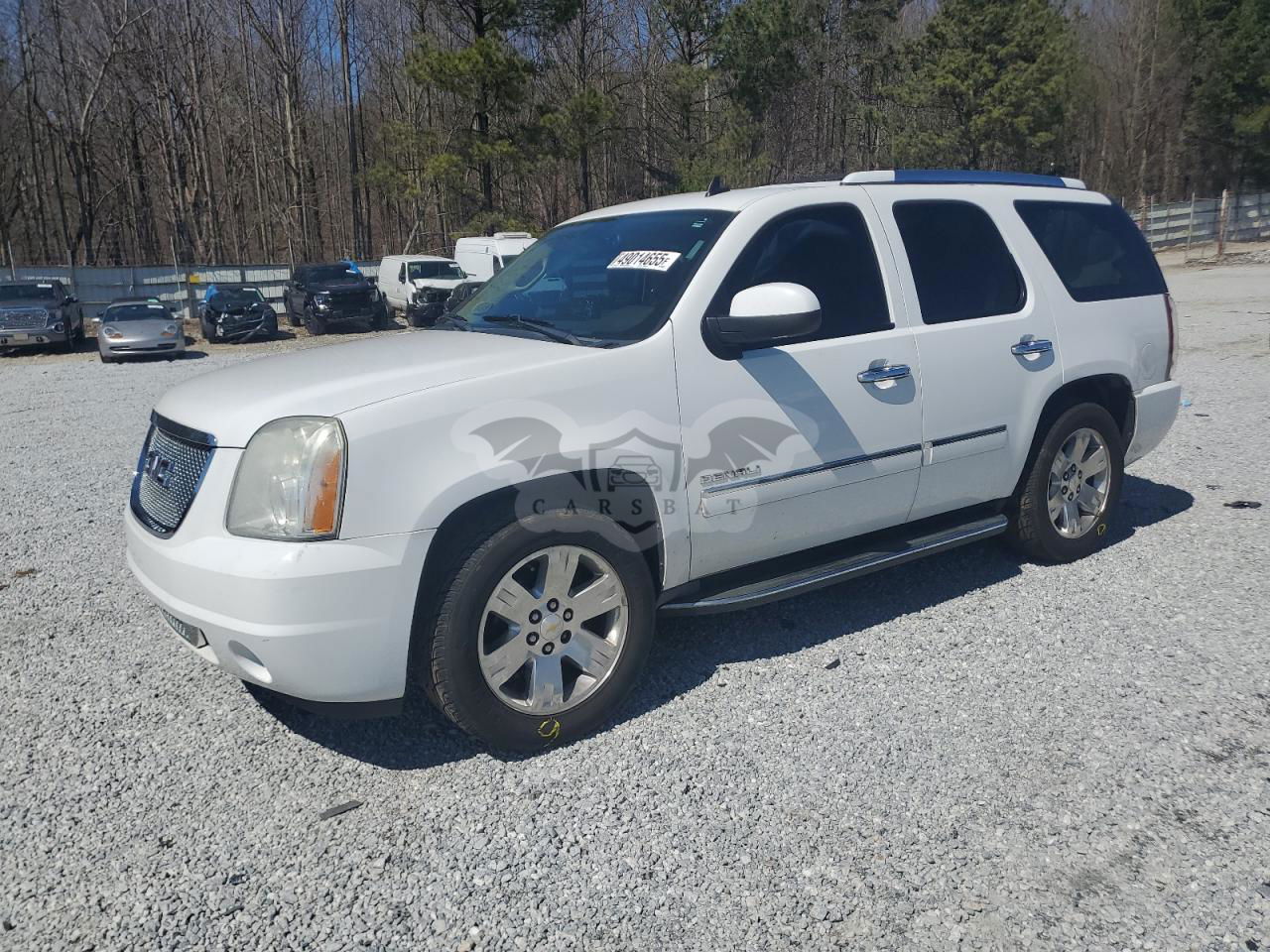 GMC Yukon DENALI 6.2L  8 2012