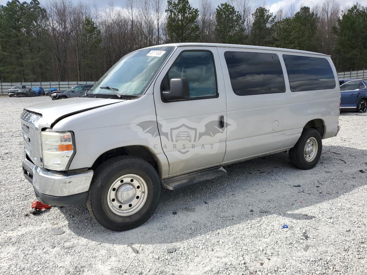 Ford Econoline E350 SUPER DUTY WAGON 5.4L  8 2013