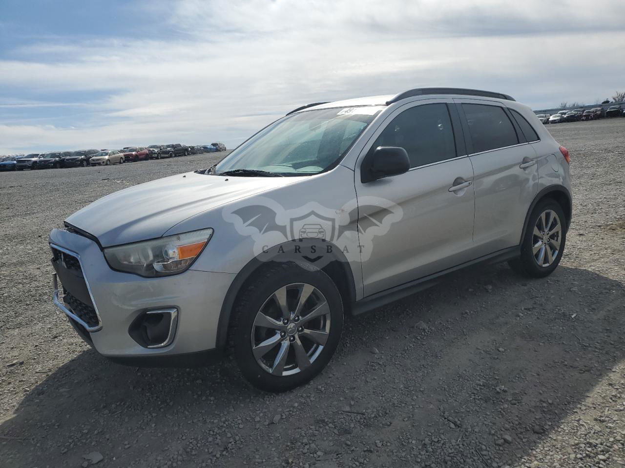 Mitsubishi Outlander LE 2.0L  4 2013