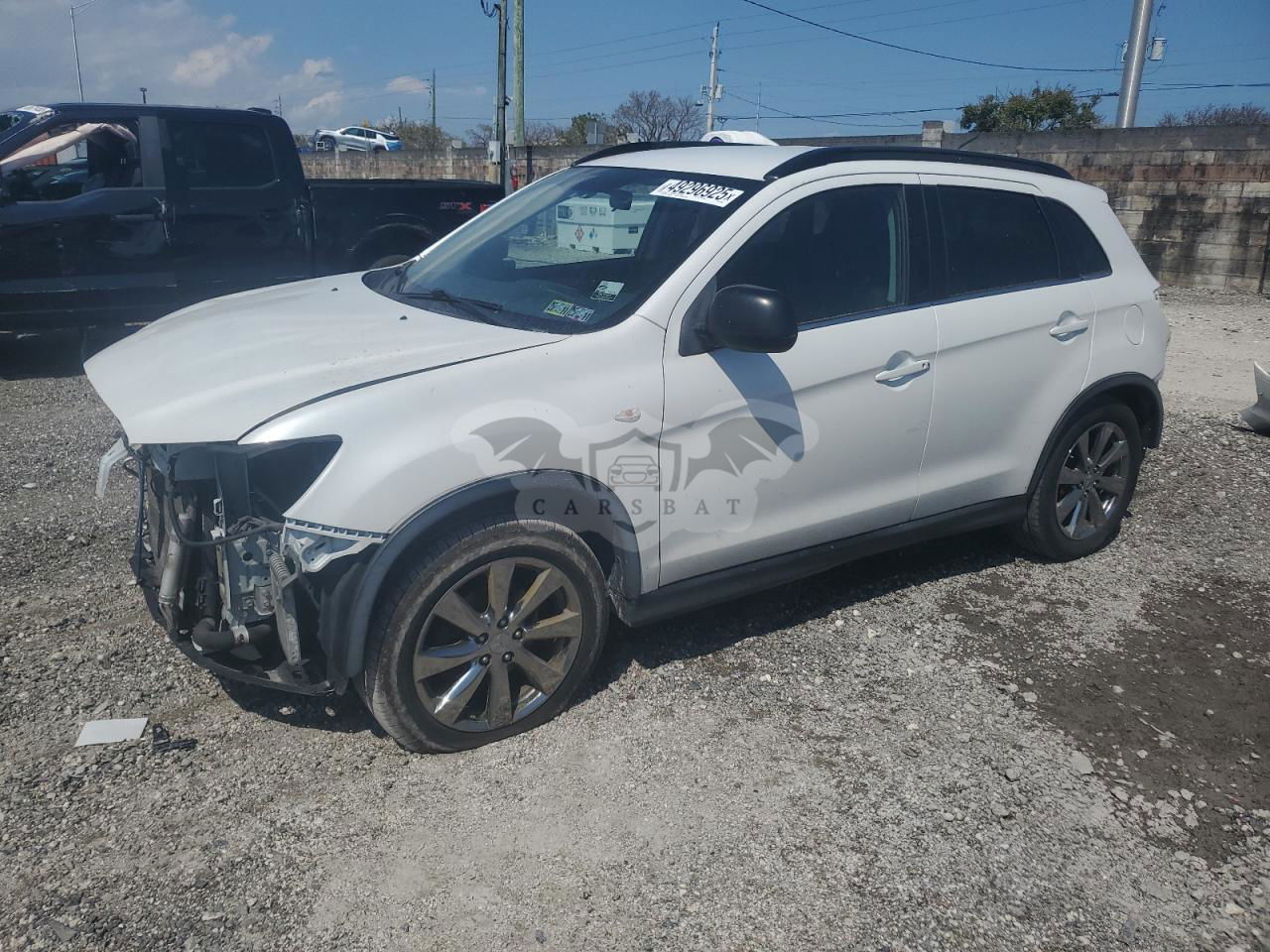 Mitsubishi Outlander LE 2.0L  4 2013