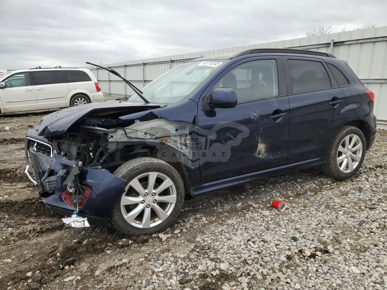 Mitsubishi Outlander SE 2.0L  4 2012