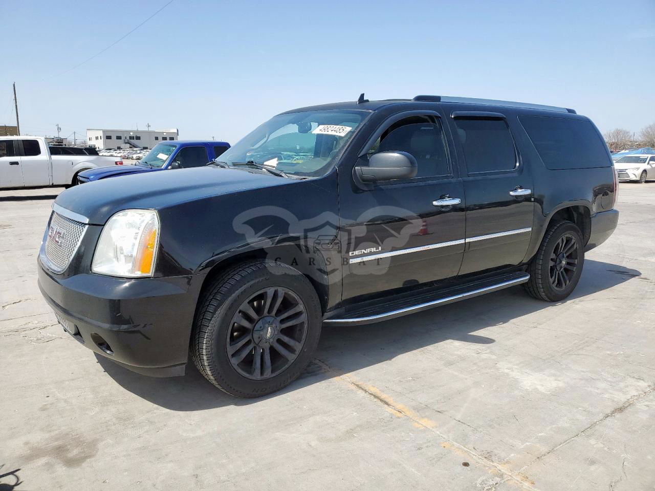 GMC Yukon DENALI 6.2L  8 2013