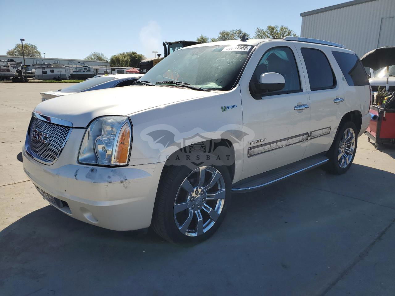 GMC Yukon DENALI HYBRID 6.0L  8 2013