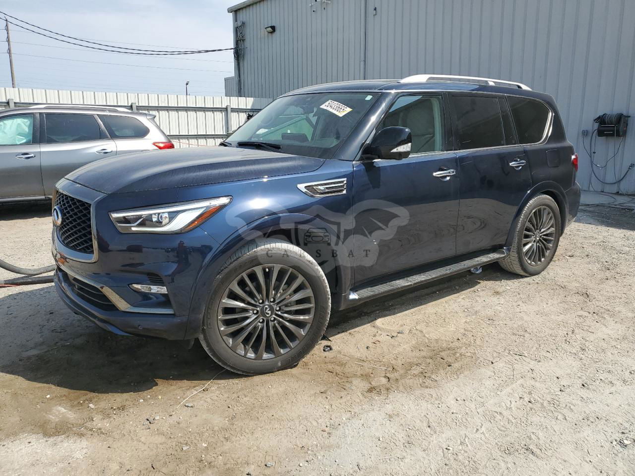 Infiniti QX80 LUXE 5.6L  8 2023