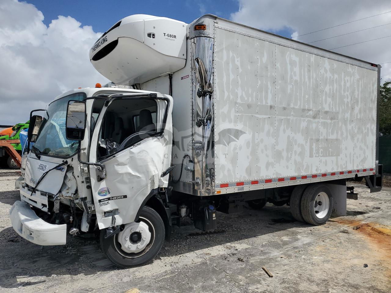 Isuzu NRR 5.2L  4 2015